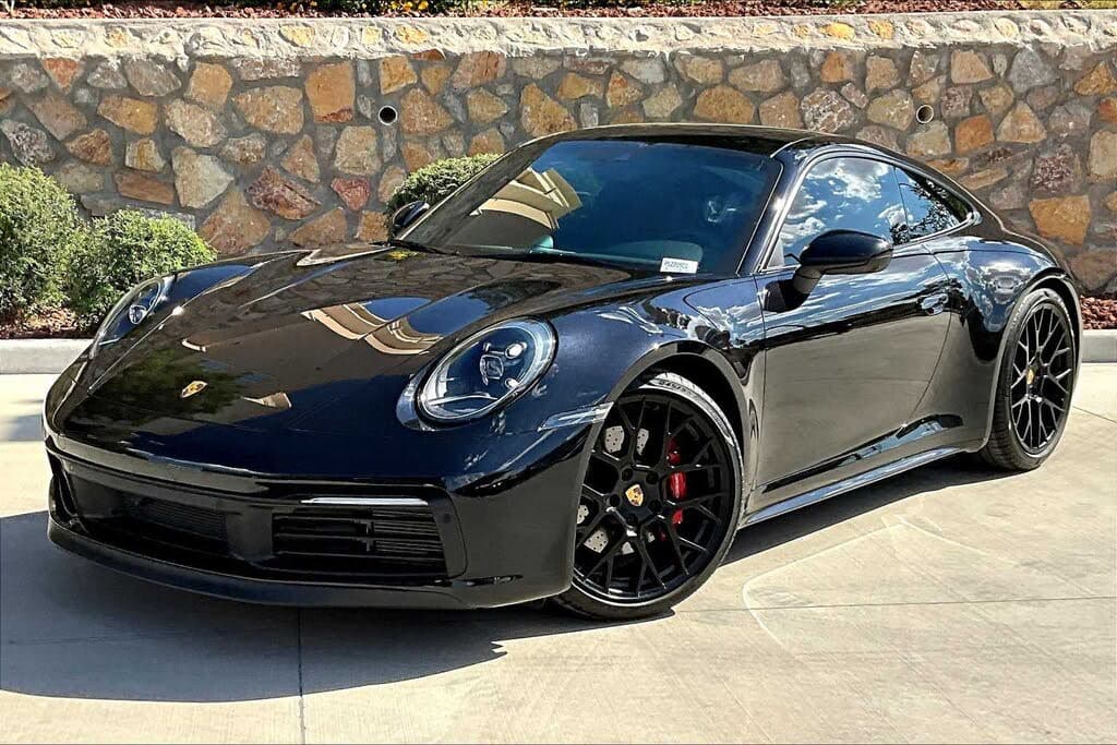 2024 Porsche 911 photo 3