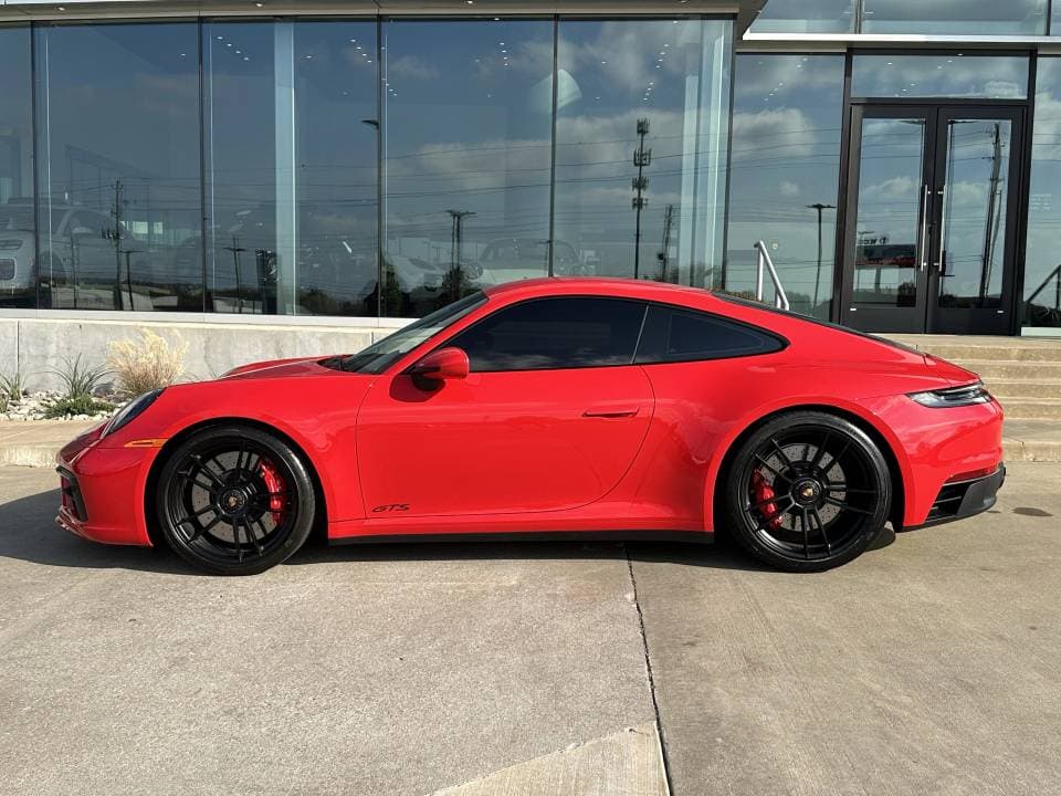 2023 Porsche 911 photo 3