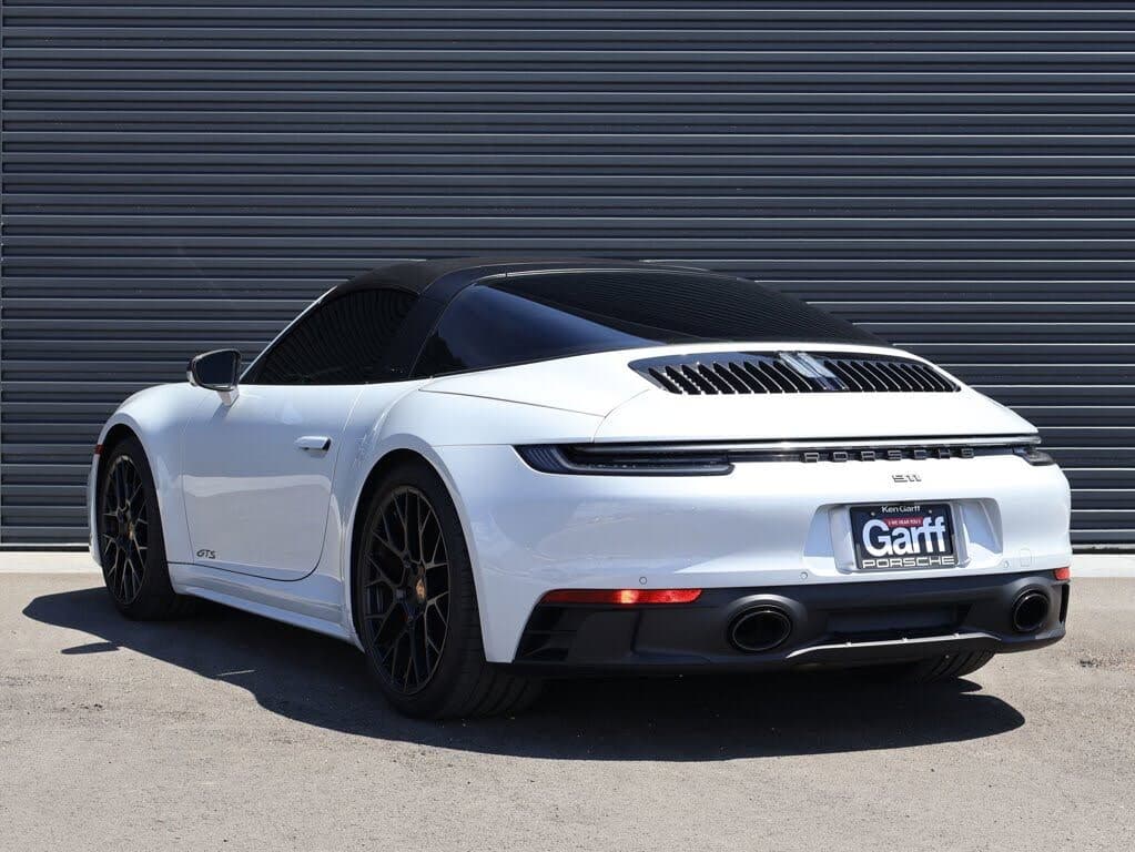 2024 Porsche 911 photo 3