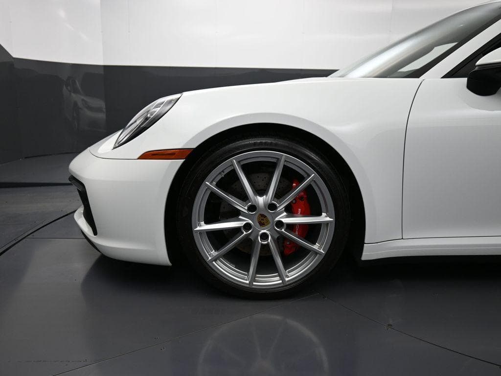 2020 Porsche 911 photo 2