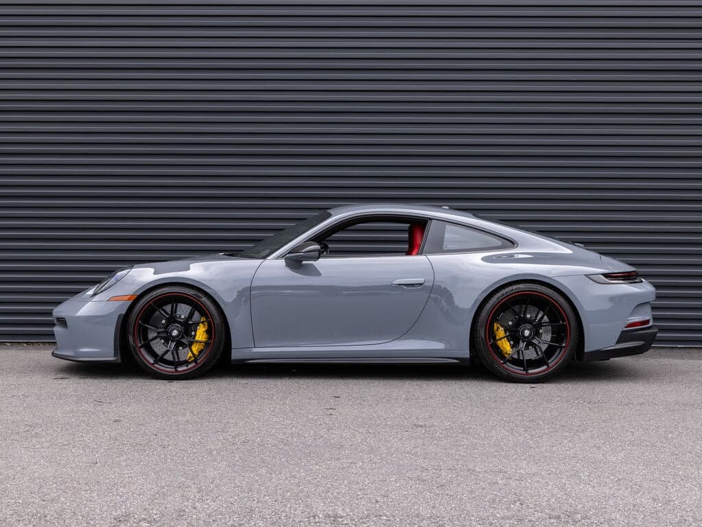 2023 Porsche 911 photo 3