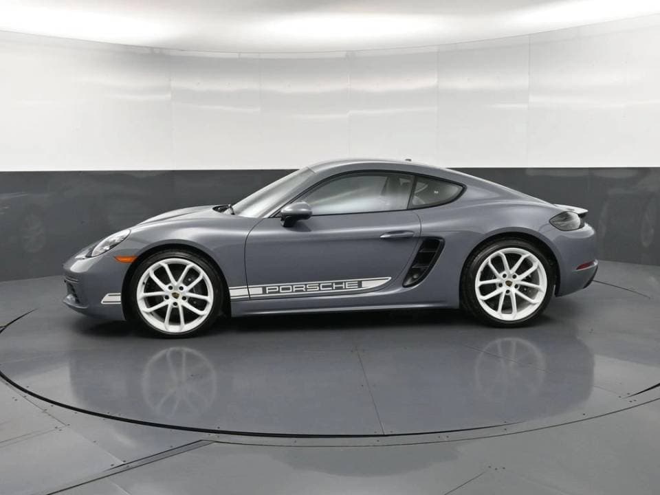 2024 Porsche Cayman photo 2