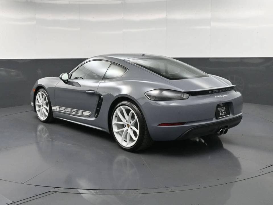2024 Porsche Cayman photo 5