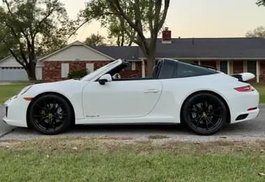 2017 Porsche 911 photo 2