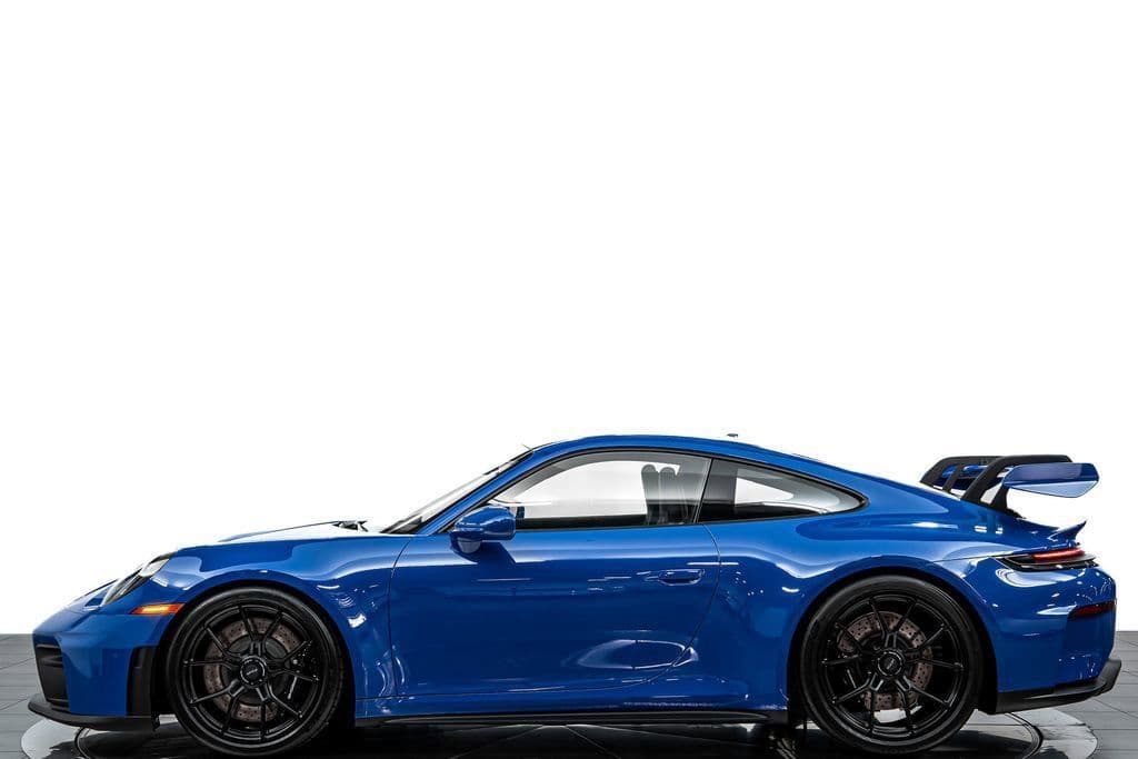 2025 Porsche 911 photo 3