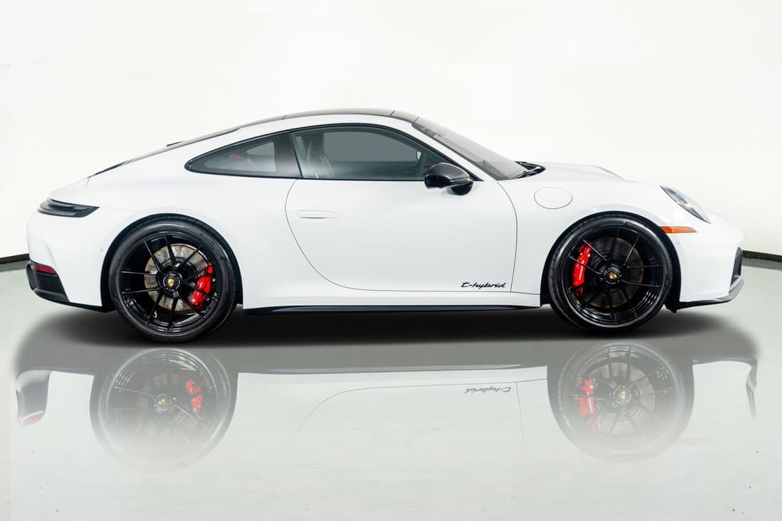 2026 Porsche 911 photo 3