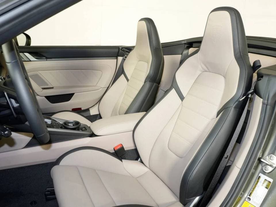 2026 Porsche 911 photo 4