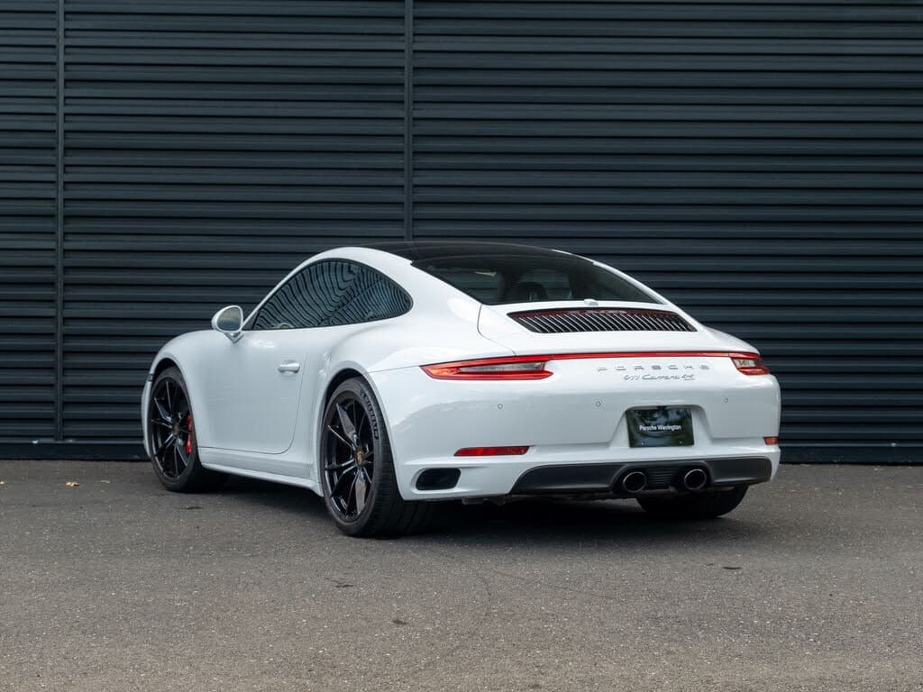 2019 Porsche 911 photo 2