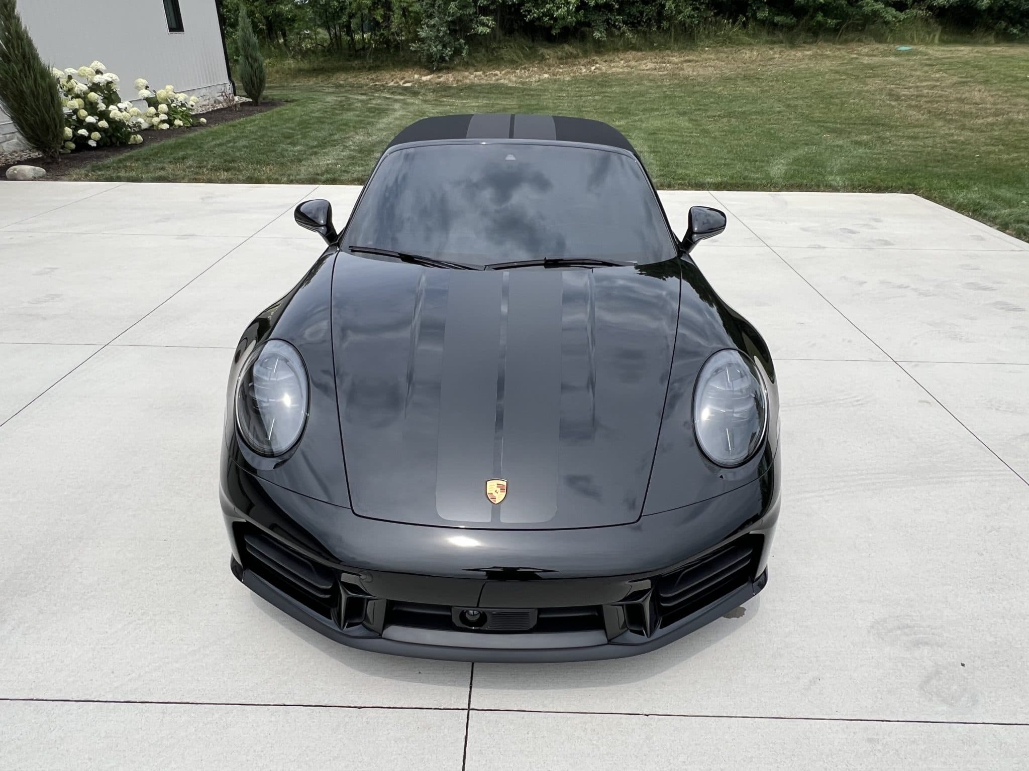 2025 Porsche 911 photo 2