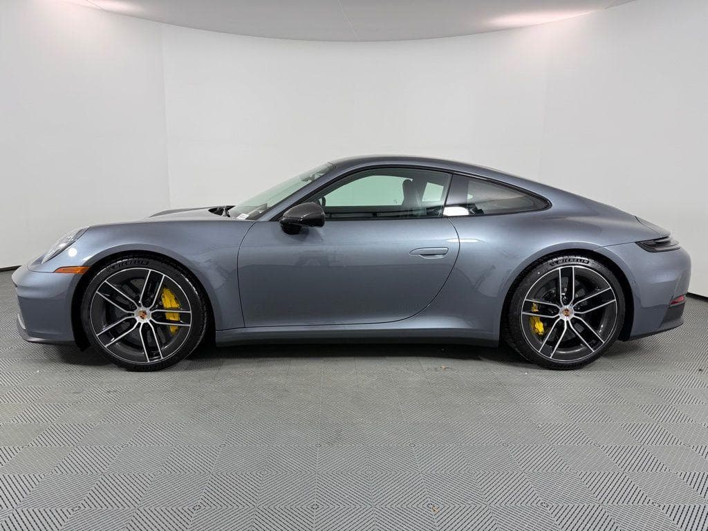 2026 Porsche 911 photo 3