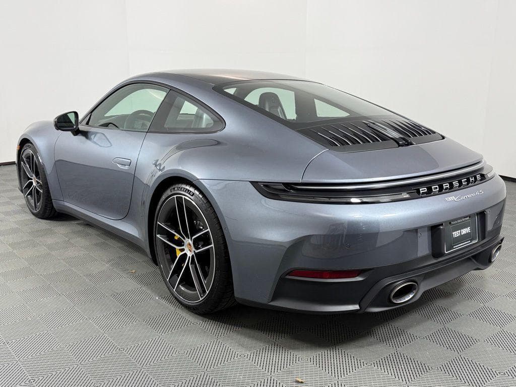 2026 Porsche 911 photo 4