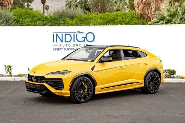 2026 Lamborghini Urus photo 1