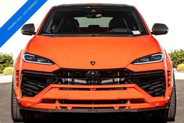 2025 Lamborghini Urus photo 3